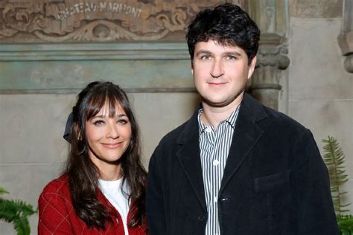 A Guide To Rashida Jones' Romantic Relationships