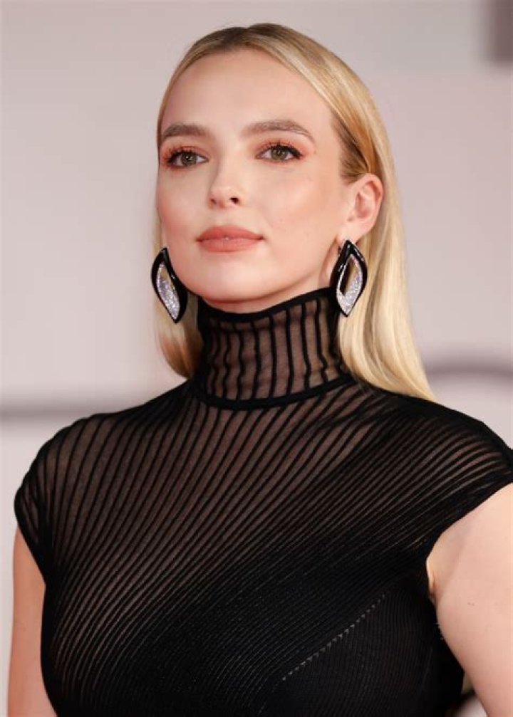 Alluring Beauties: Top Female Celebrities Shining Bright