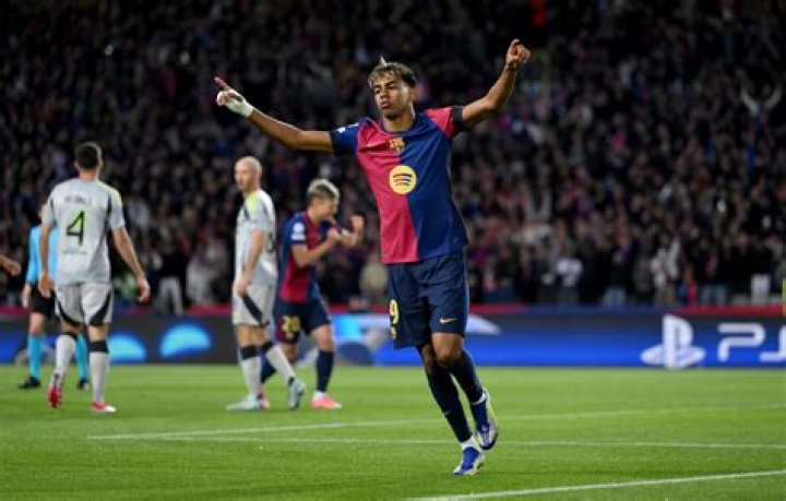 Captivating Lamine Yamal Barcelona Performance