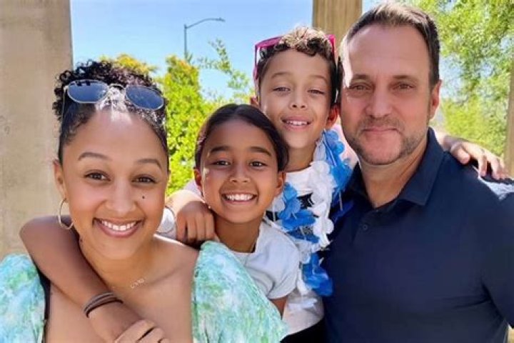 Comprehensive Guide To Tia And Tamera Mowry's Parents: Background, Influence, And Family