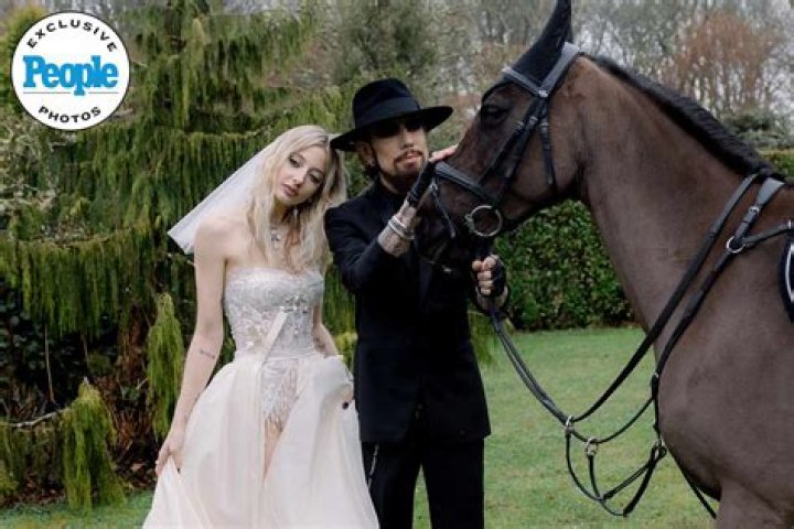 Dave Navarro And Carmen Electra's Wedding Secrets Revealed