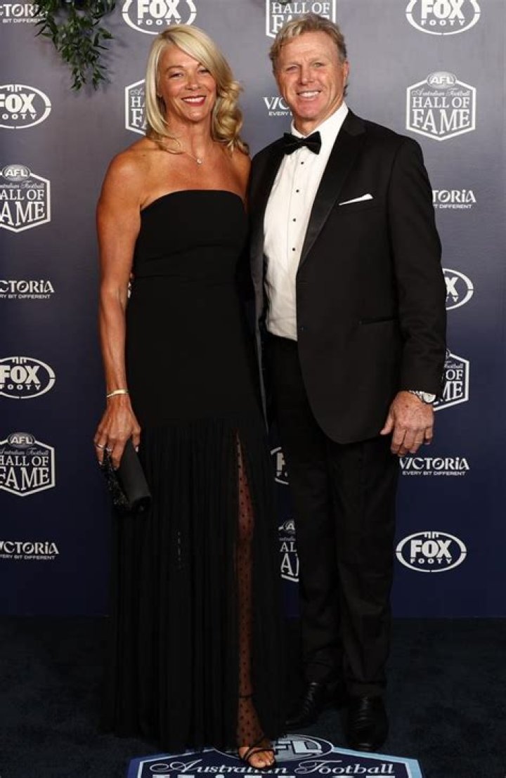 Dermott Brereton's Wife Makes Waves On Sale Of The Century