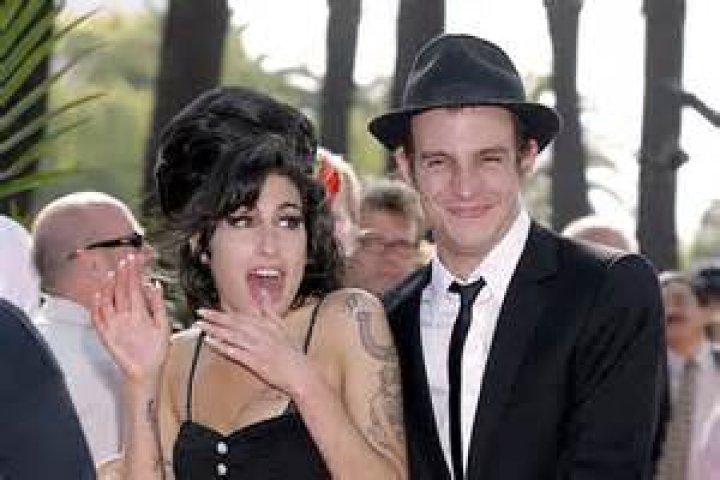 Discover Sarah Aspin's Unforgettable Music: A Melodic Symphony