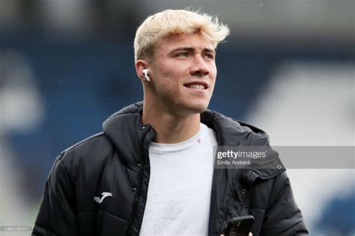 Erik Ten Hag's Personal Life: Unveiling His Family Bonds