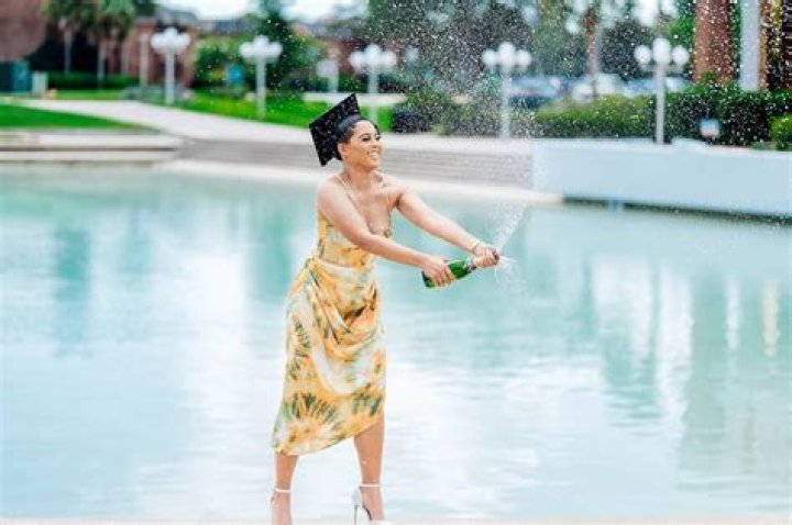 Experience Odell Fashion: Unleashing Style And Elegance