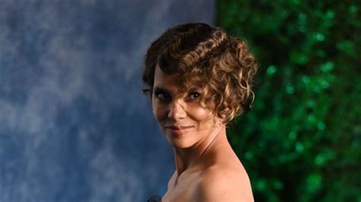Expert Guide To Pronouncing Halle Berry's Name Correctly