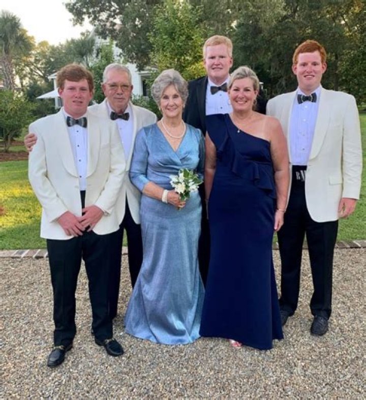 Explore The Lives Of Notable Individuals With Wiki Height Age Parents Net Worth Boyfriend