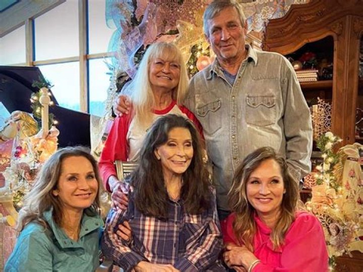 Find Out: Oliver Lynn's Grandchildren The Untold Story