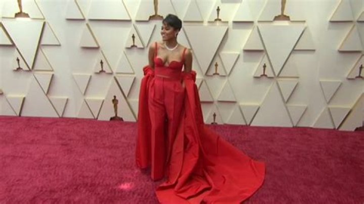 Gabrielle Union Stuns At The Oscars: Red Carpet Rundown And Style Analysis