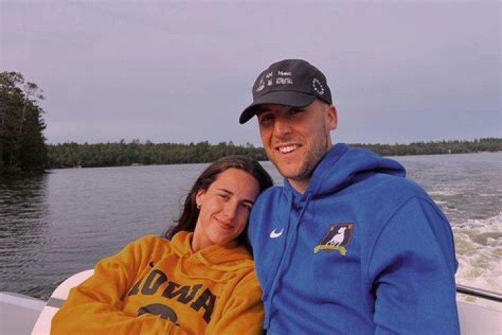 Is Caitlin Clark Really 6 Feet Tall? Uncover The Truth