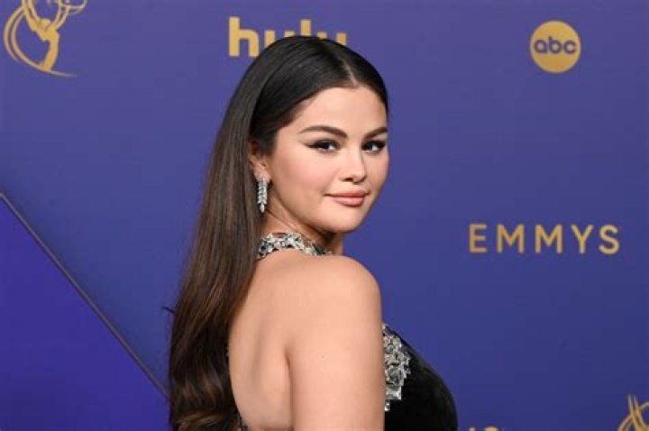 Is Selena Gomez Unusually Short - Facts And Speculations