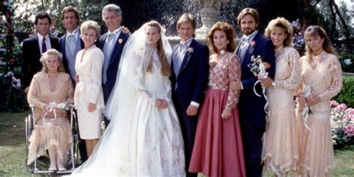 Johnny Flynn And Beatrice Minns: Uncovering Their Love, Careers, And Private Life