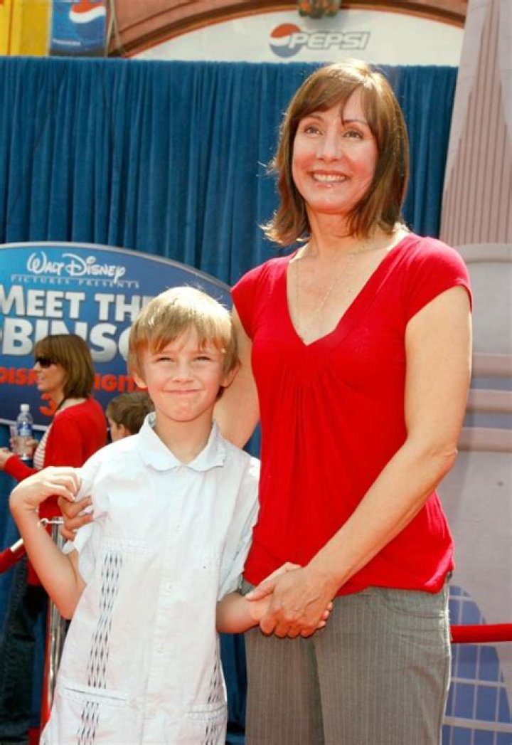Laurie Metcalf's Youthful Days: Discovering Her Early Career