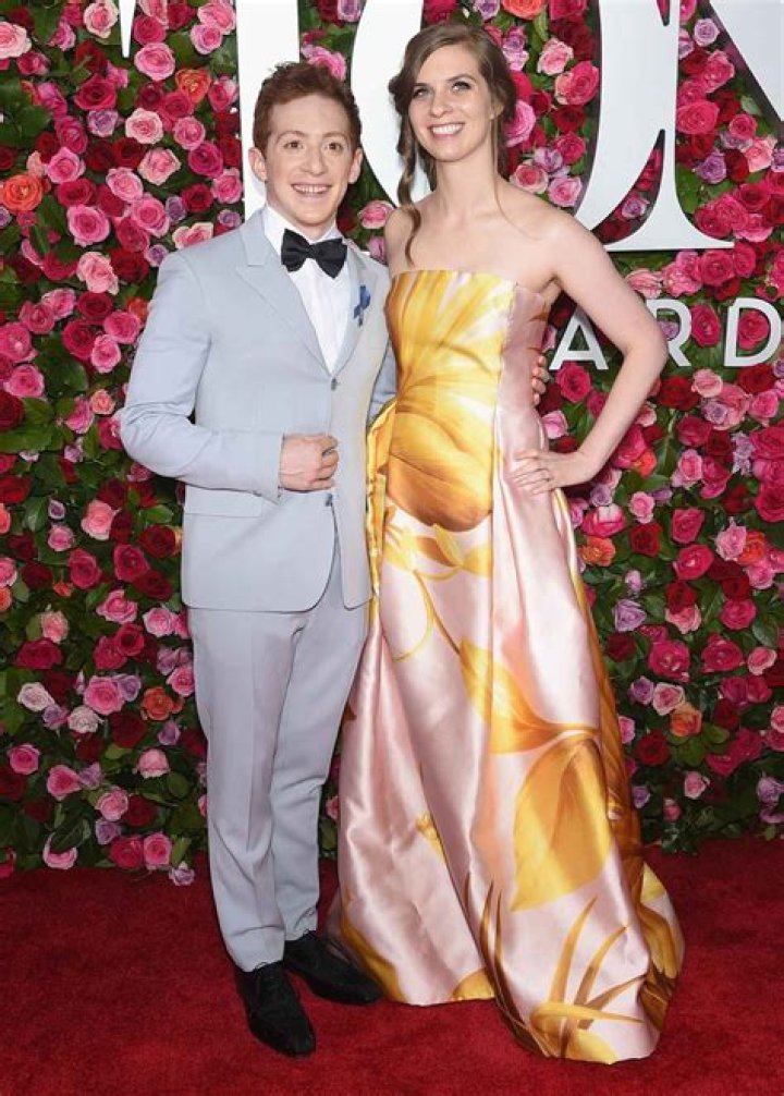 Lilly Jay Height, Weight, Net Worth, Age, Birthday, Wikipedia, Who, Instagram, Biography