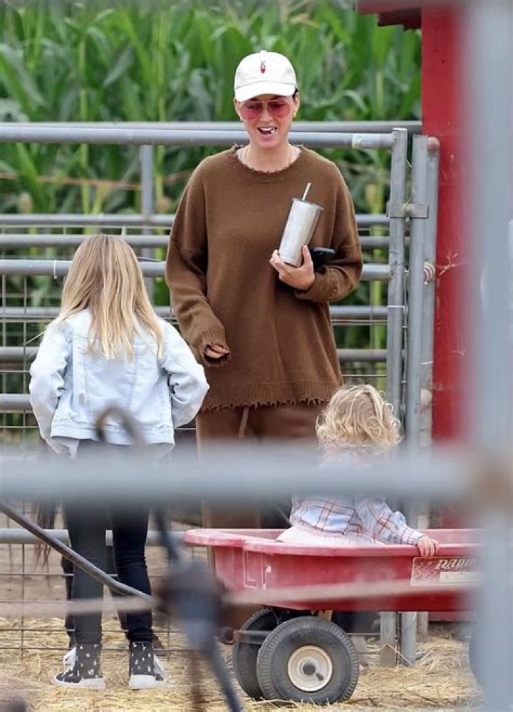 Lily Allen Talks Candidly About Her Daughter's Forehead