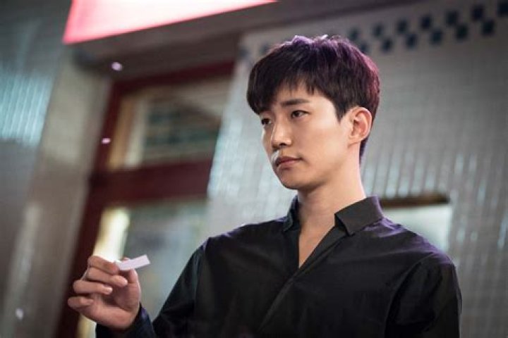 Mesmerizing Chemistry Between Jung Ryeo-won And Lee Dong-wook