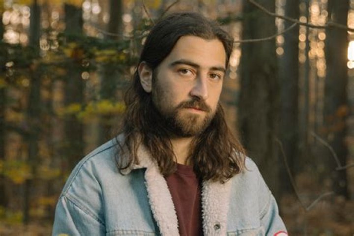 Noah Kahan: A Journey Through Jewish Identity