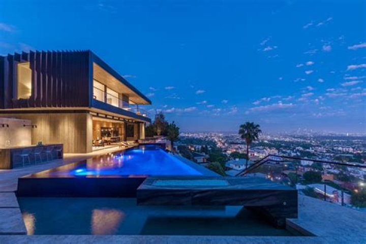 Ryan Gosling's Luxurious Los Angeles Mansion: A Peek Inside
