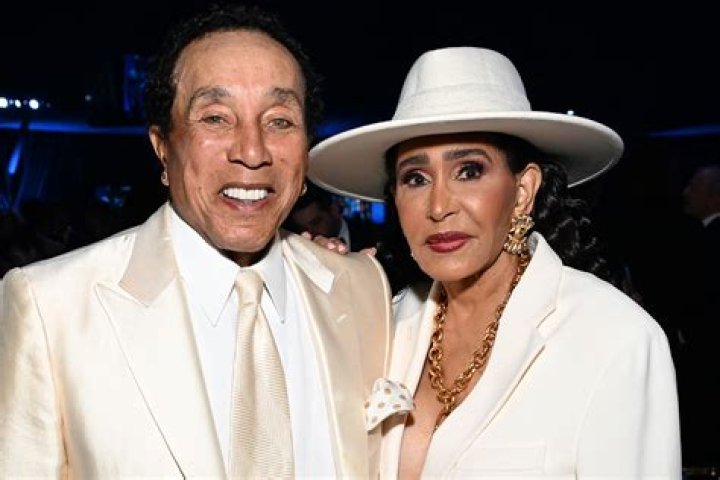 Smokey Robinson's Plastic Surgery: Uncovering The Truth