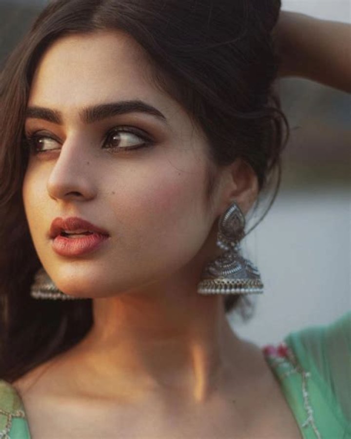 The Real Age Of Ayesha Khan: The Definitive Guide