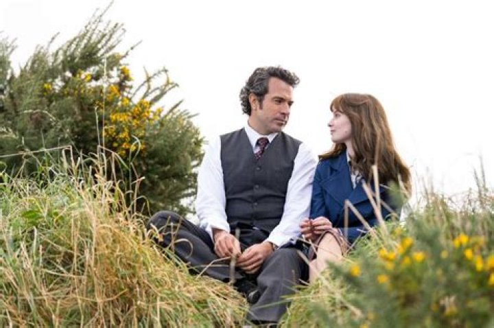 The Ultimate Guide To Tom Cullen's Acting Partner