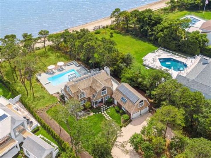 Ultimate Guide To Bethany Frankel: Behind The Scenes And Net Worth