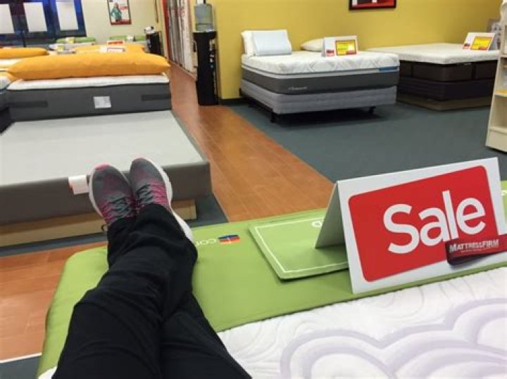 Unbeatable Black Friday Deals: Pillow Sale Extravaganza