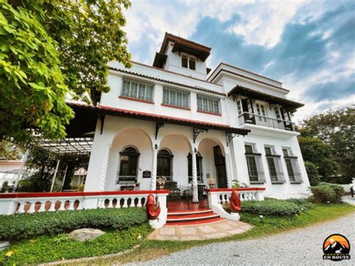 Uncover The Hidden Wealth And Story Of Pam Grier