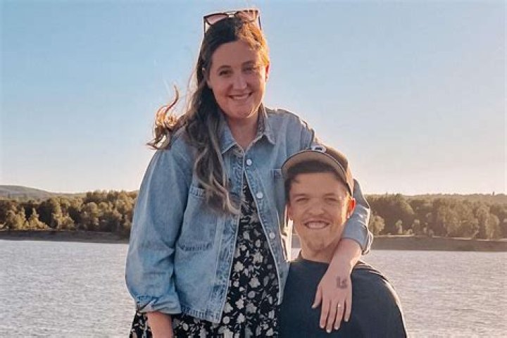 Uncover The Truth: Tori Roloff's Weight Revealed