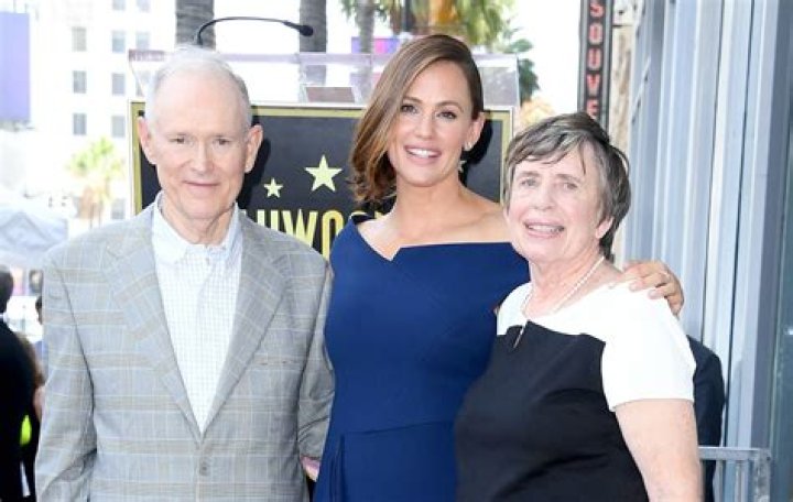 Uncovering The Life And Legacy Of Jennifer Garner's Father