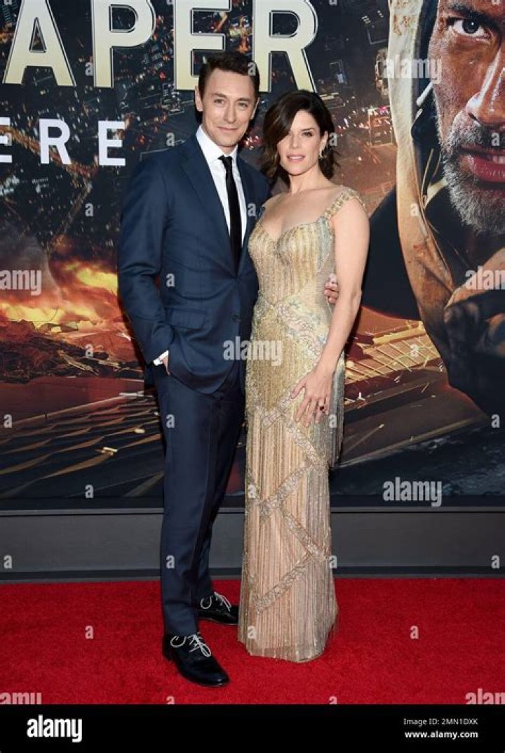 Unveiling JJ Feild And Neve Campbell: A Timeless Love Story