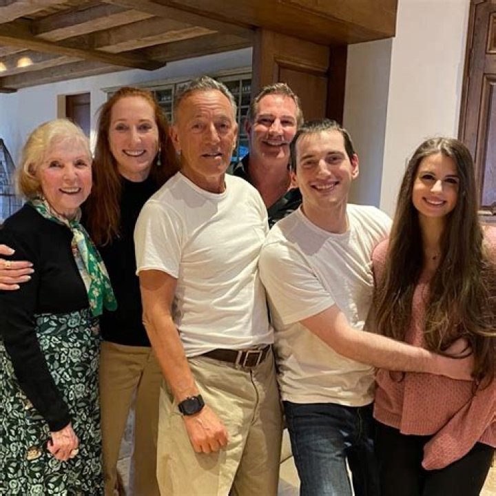 Unveiling The Secrets: Bruce Springsteen's Failed Marriage