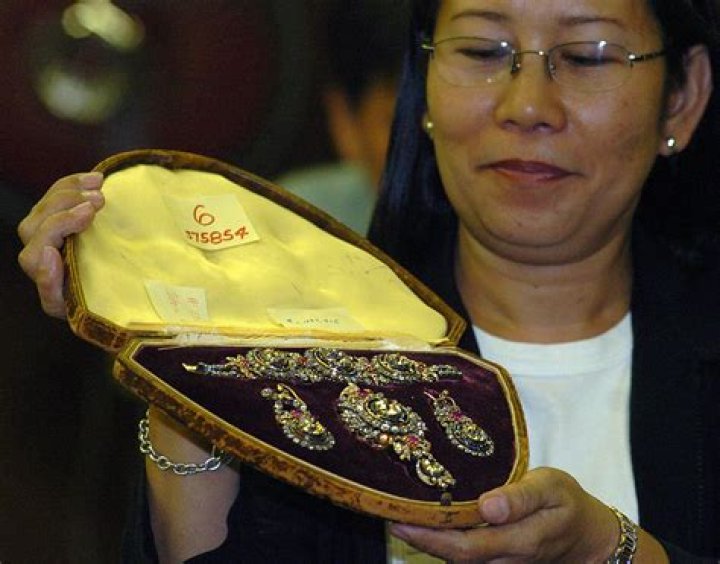 Unveiling The Secrets Of Imelda Marcos' Billionaire Empire
