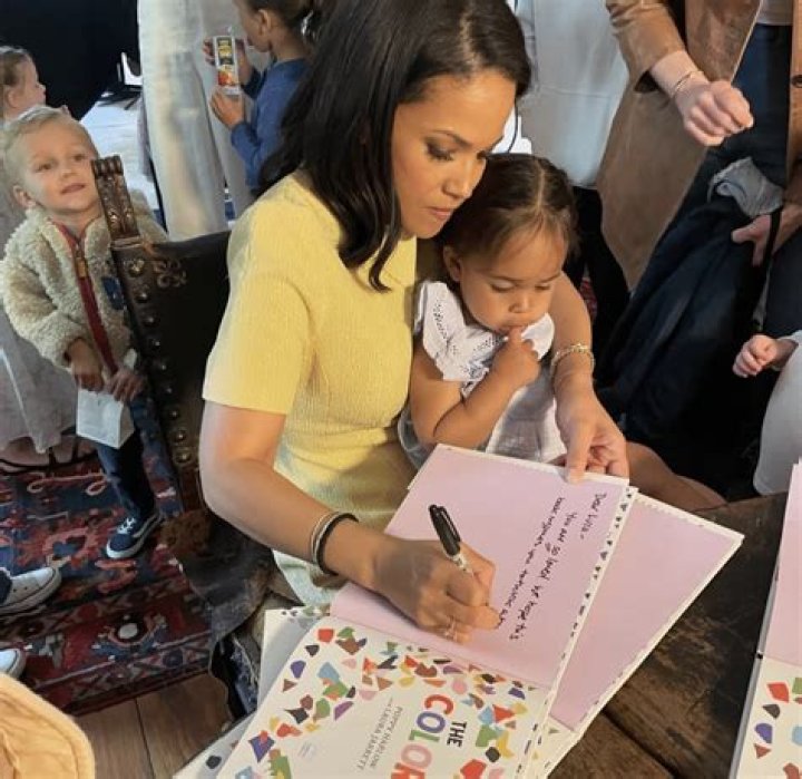 Unveiling The Untold Story Behind "Who Is Laura Jarrett's Mother"