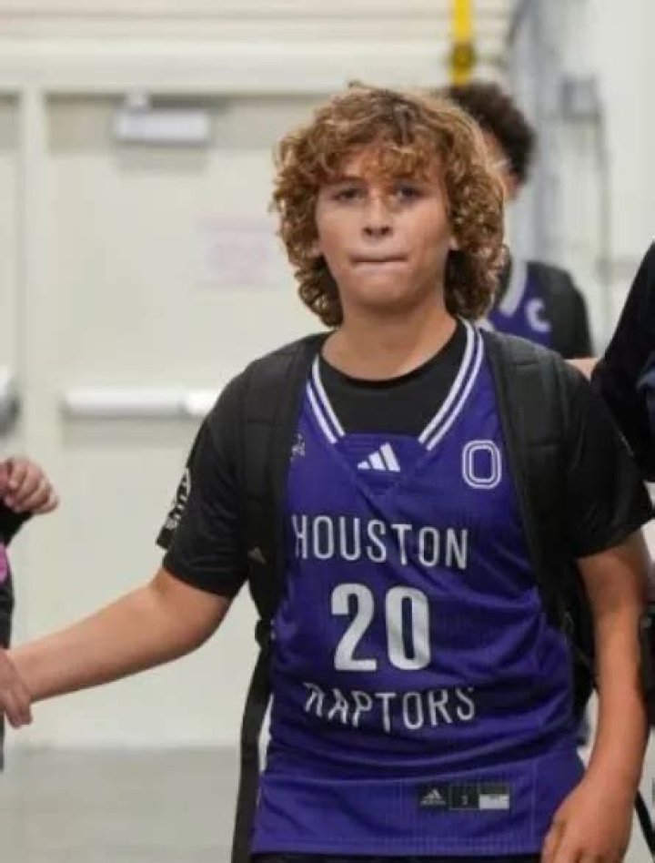 What Is The Age Of Niles Newman?