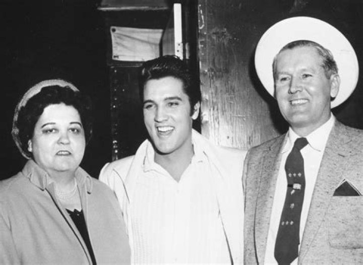 When Did Elvis Presley's Mother Gladys Die?