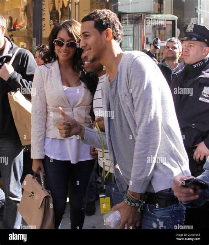 Who is Carmelo Anthony Dating? Everything About His Girlfriend ·