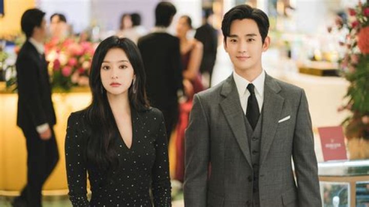Who Is Kim Soo Hyun's Girlfriend? Uncovering The Truth
