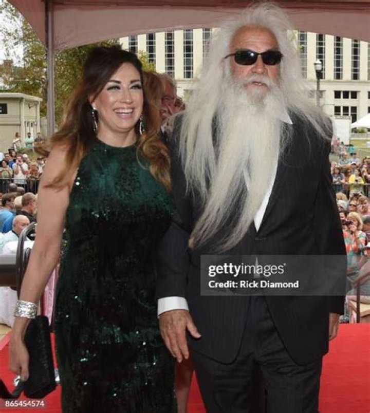 Who Is The Inspiring And Multifaceted Simone De Staley?